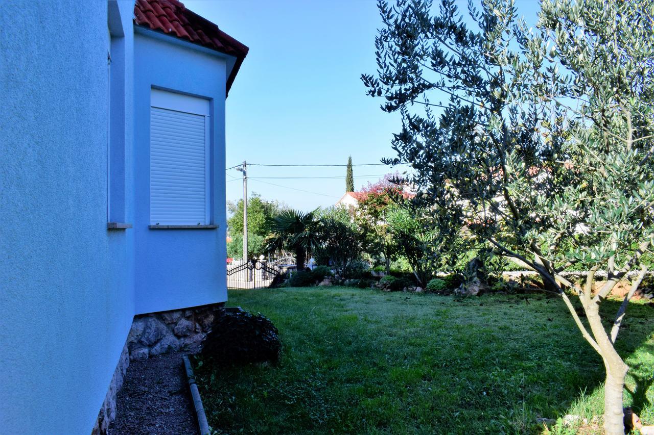 Apartment Blumen Oase Mikulic Malinska Exterior foto