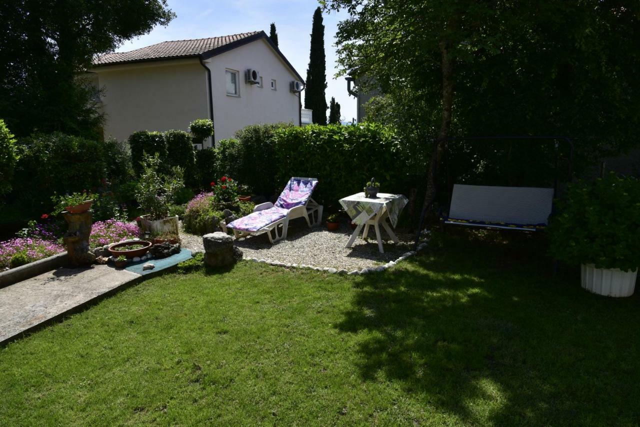 Apartment Blumen Oase Mikulic Malinska Exterior foto