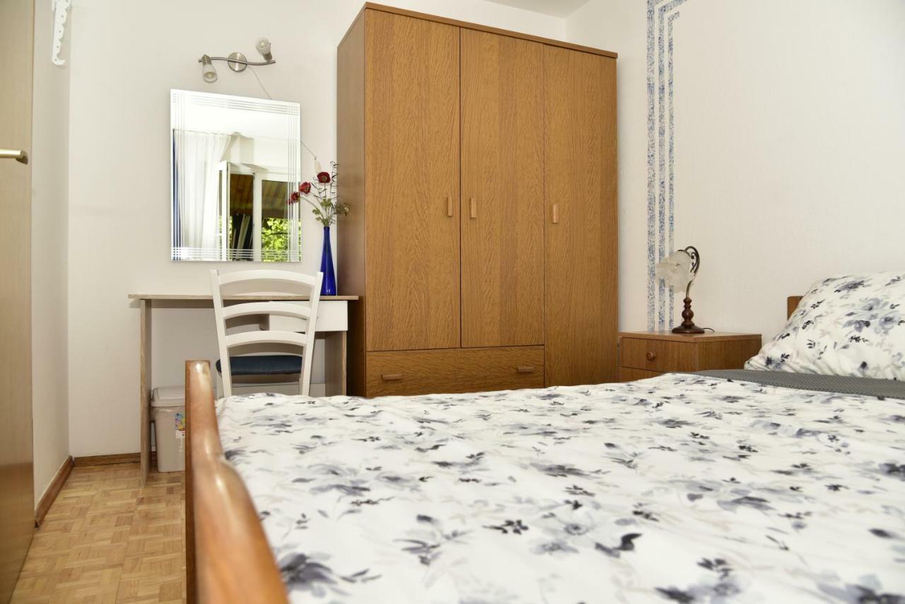 Apartment Blumen Oase Mikulic Malinska Exterior foto