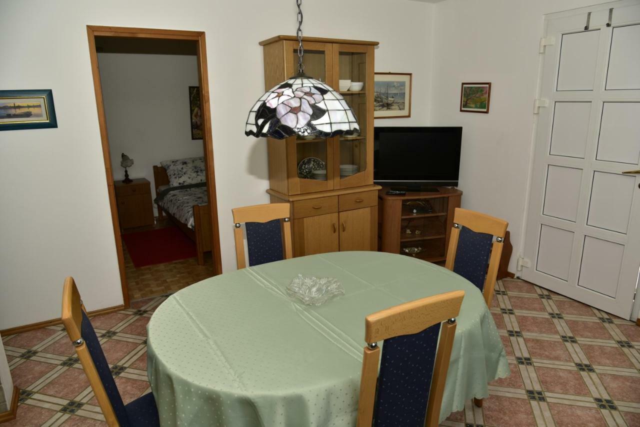 Apartment Blumen Oase Mikulic Malinska Exterior foto