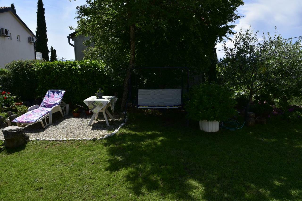 Apartment Blumen Oase Mikulic Malinska Exterior foto
