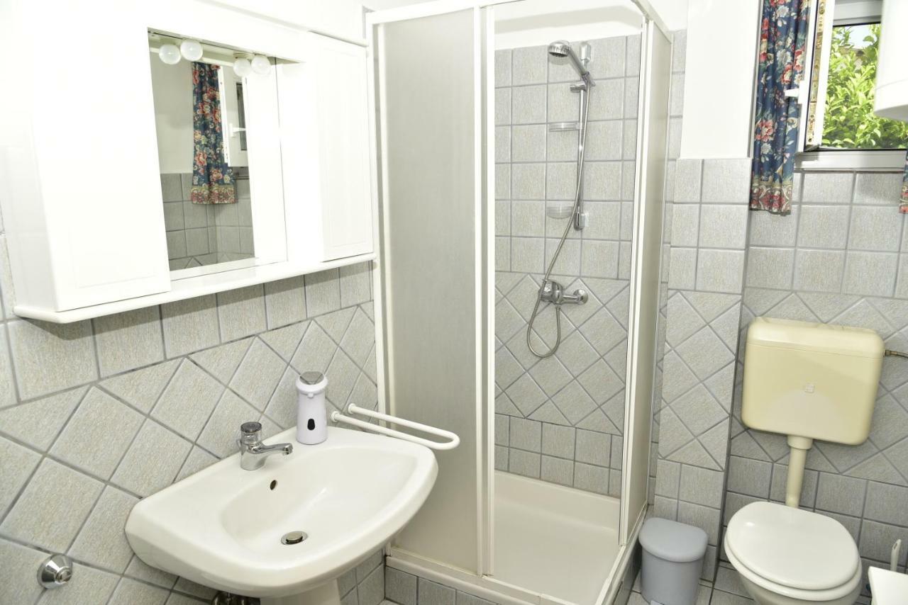 Apartment Blumen Oase Mikulic Malinska Exterior foto