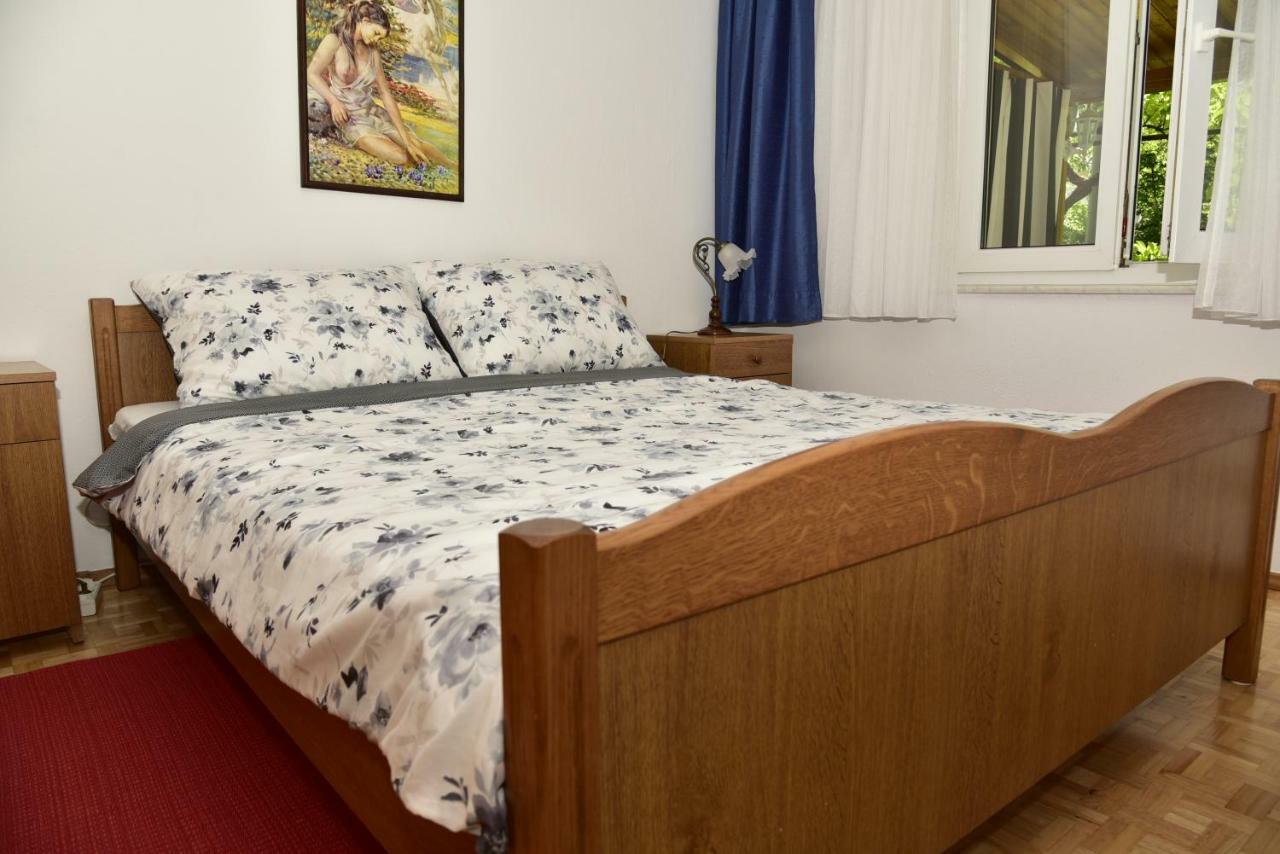 Apartment Blumen Oase Mikulic Malinska Exterior foto