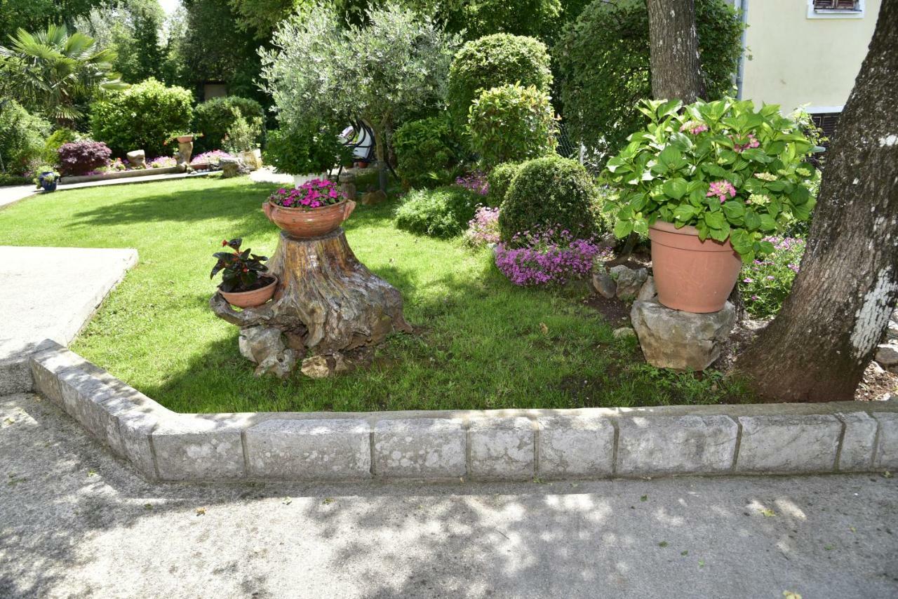 Apartment Blumen Oase Mikulic Malinska Exterior foto