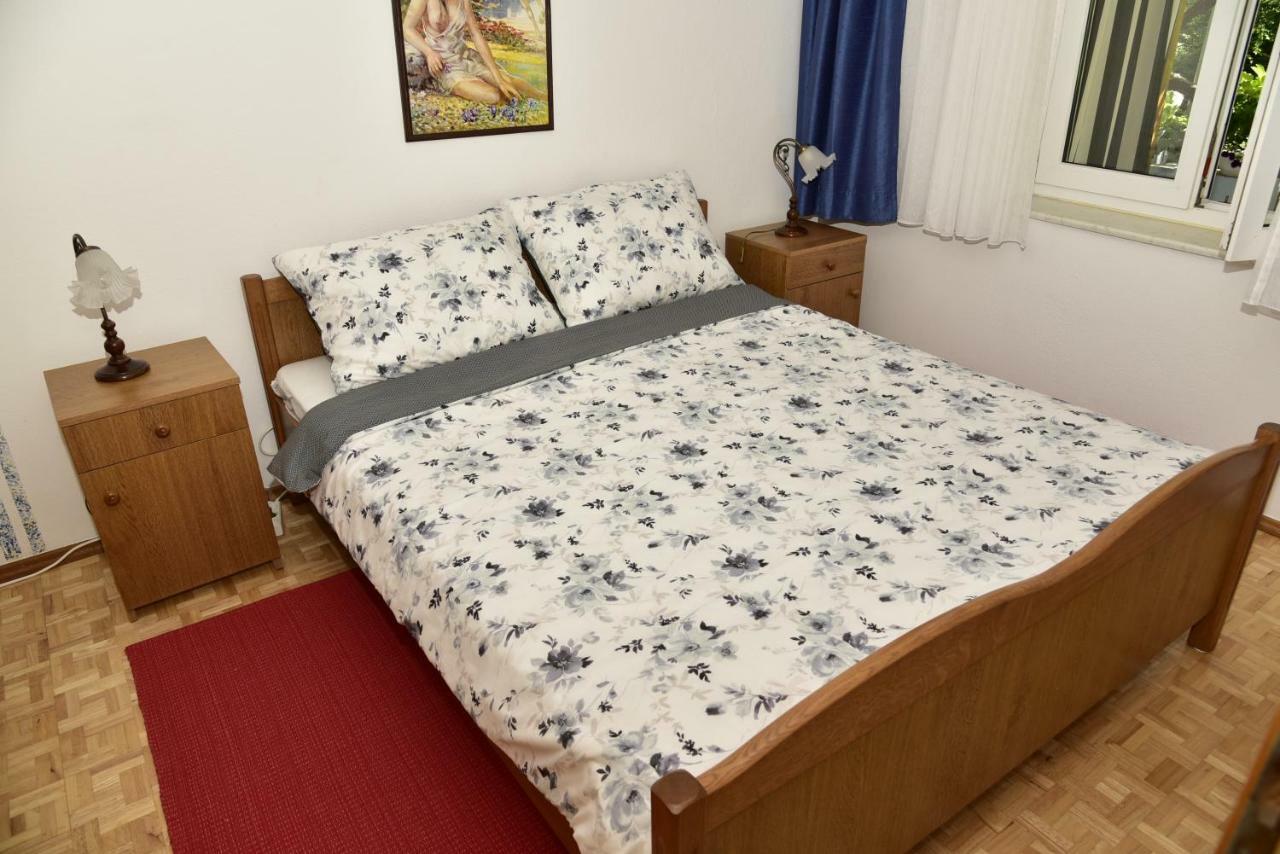 Apartment Blumen Oase Mikulic Malinska Exterior foto