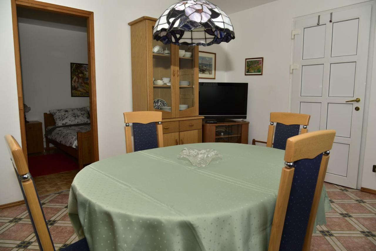 Apartment Blumen Oase Mikulic Malinska Exterior foto